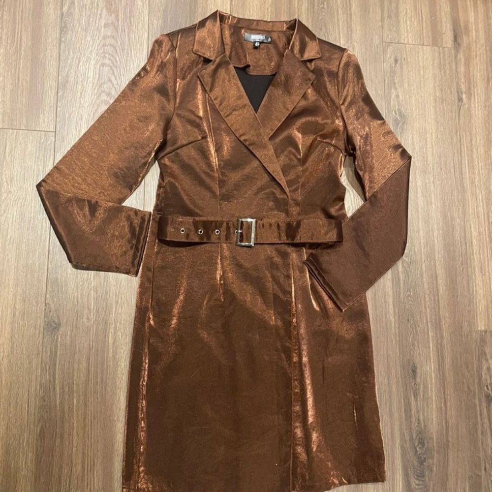 Brand new, Trench coat, shining Chestnut color, size 4, with belt